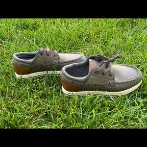 Boys Size 3 Loafers Grey & Tan.
